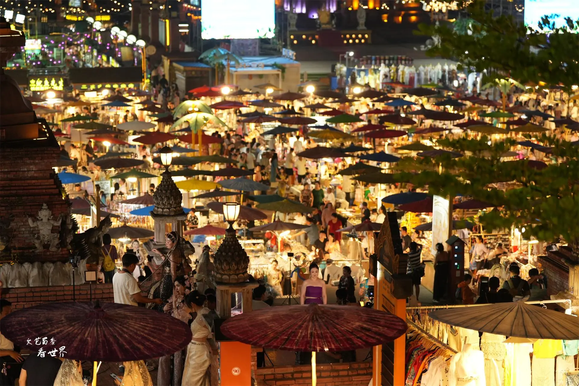 版纳夜市